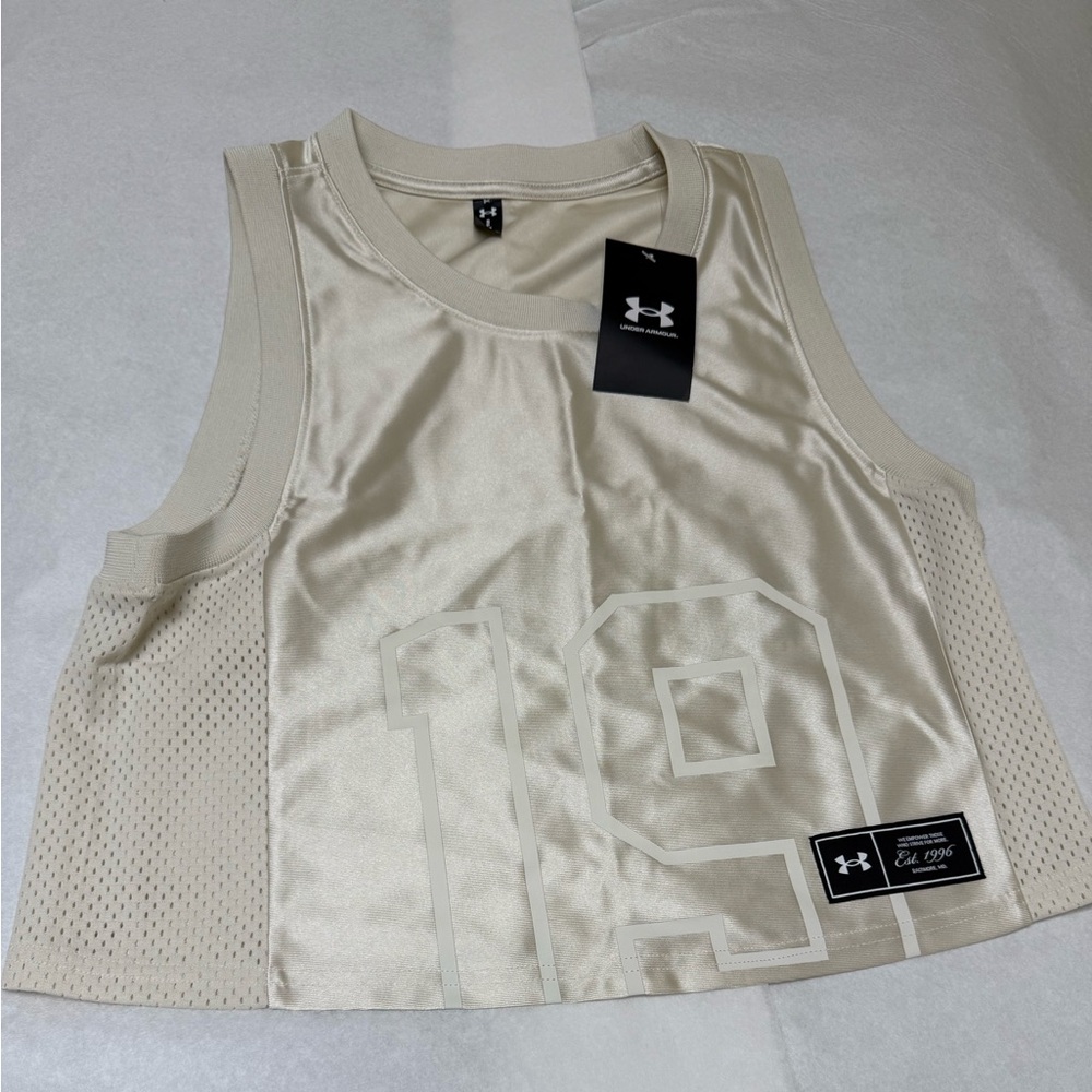 NWT: UA Zone Pro Satin White Tank Top🍁 - Picture 3 of 12